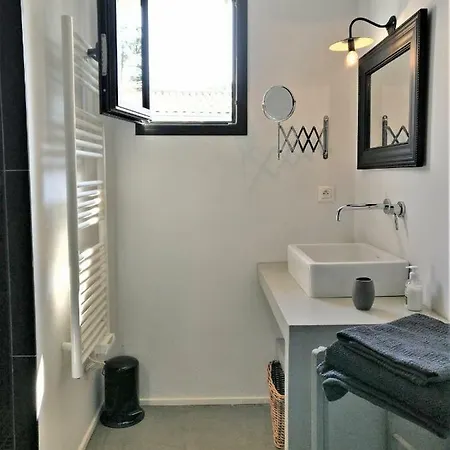 ゲストハウス Derriere La : Suite, Patio Et Pergola